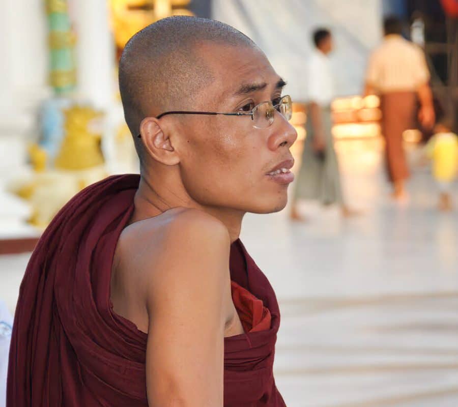 Monks at Shwedagon 2